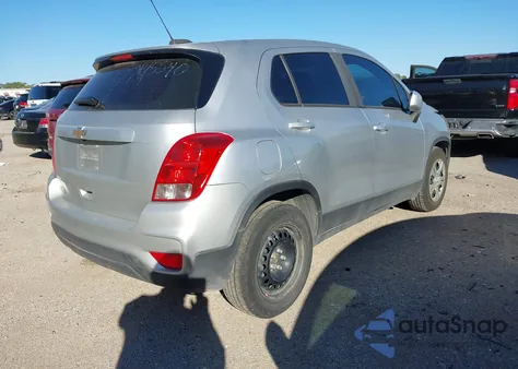 2018 Chevrolet Trax Ls z USA, uszkodzony, nr VIN KL7CJKSB8JB580427